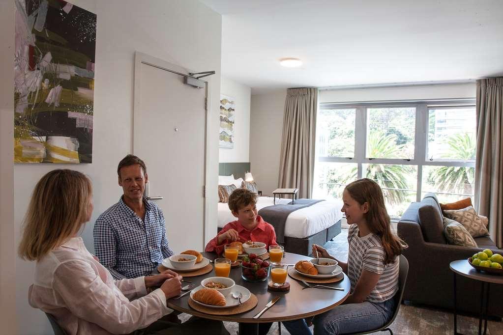 Sojourn Apartment Hotel - Riddiford ويلينغتون المطعم الصورة